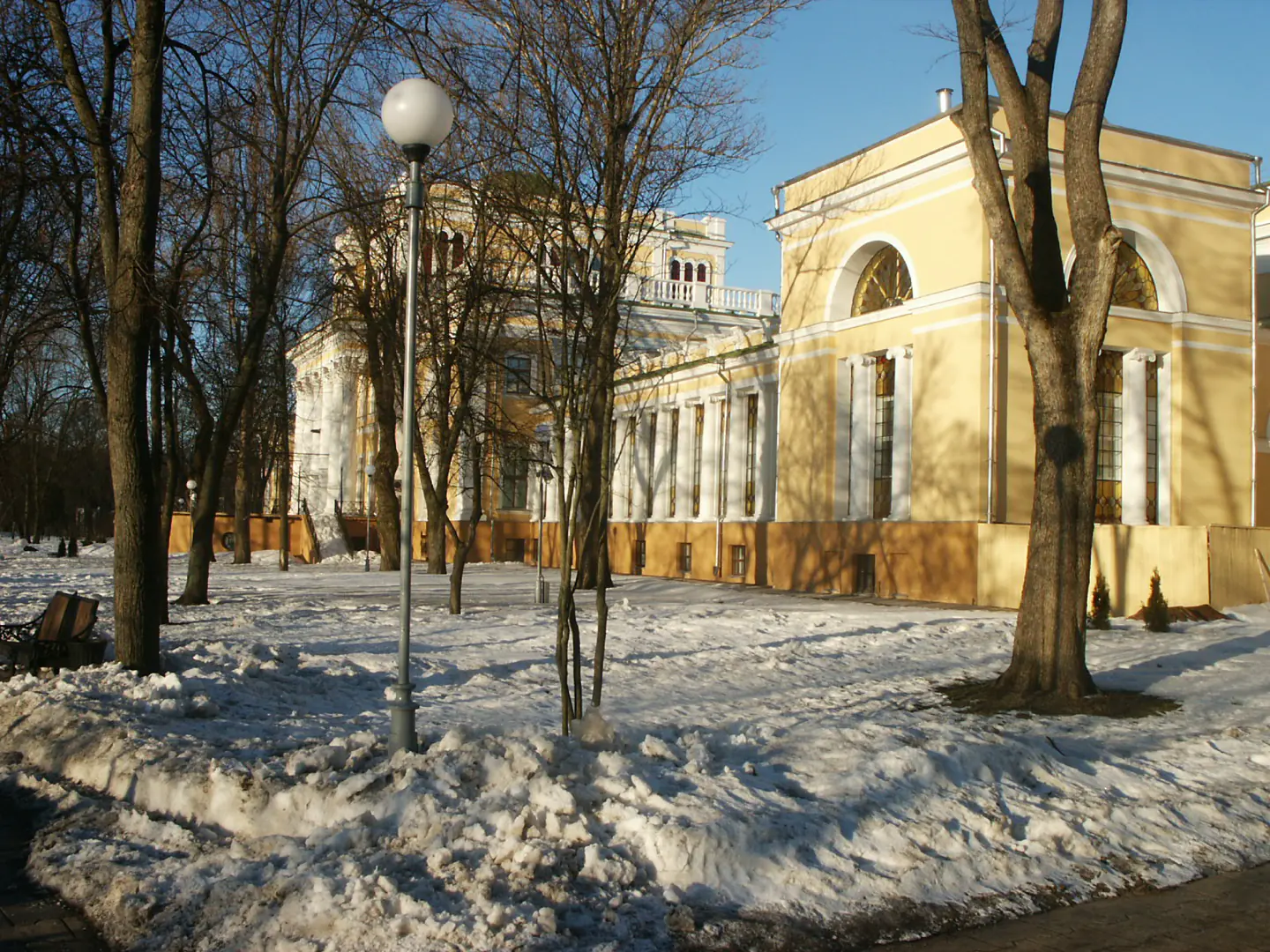 The Rumyantsev–Paskevich palace at Gomel seen across its park lawns.